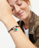 Bracciale UNOde50 a sfere placcate argento Sterling con cuoio e cristallo di Murano verde Ref. PUL2529
