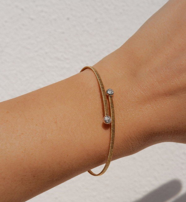 Bracciale Magic Wire in Oro 18 Kt elasticizzato e Diamanti  Ref. 355 Aura pavè
