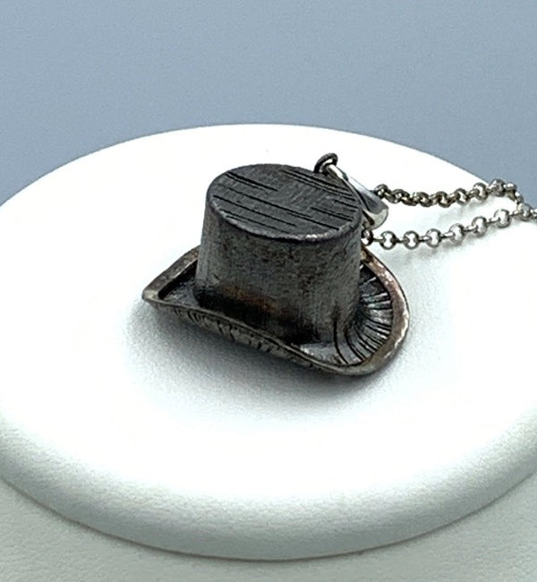 Collana con pendente Chapeau in Argento C016