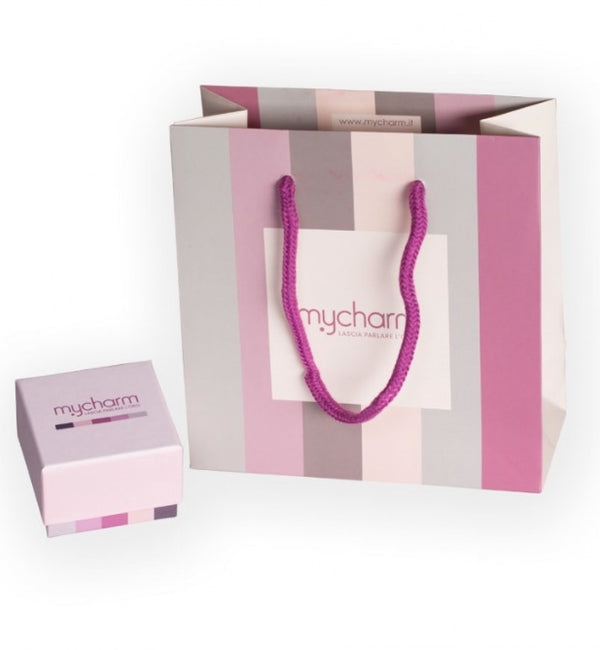 Collana in oro bianco con ciondolo tondo e incisione di piedini in oro giallo OCM10