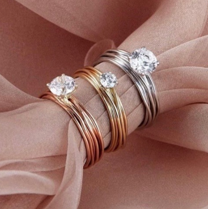 ANELLO SOLITARIO FILODELLAVITA 7 fili in oro bianco 9kt con